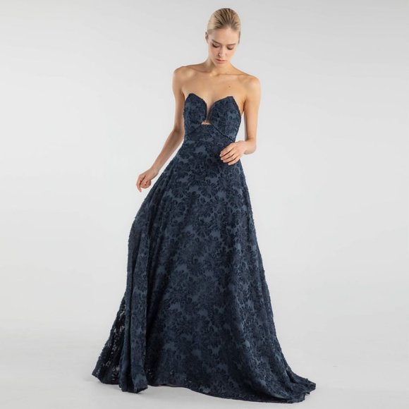 Sau Lee Dresses & Skirts - Sau Lee Nanette Gown in Navy